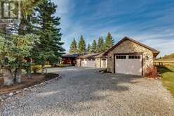 100 Saddle Road Bragg Creek