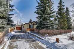 636 Acadia Drive SE Calgary