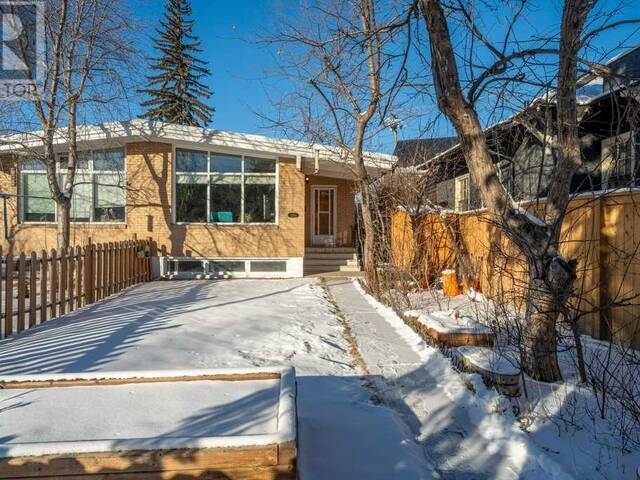 3216A Parkdale Boulevard NW Calgary Alberta