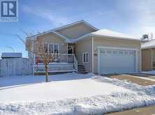 2202 28 Avenue Nanton