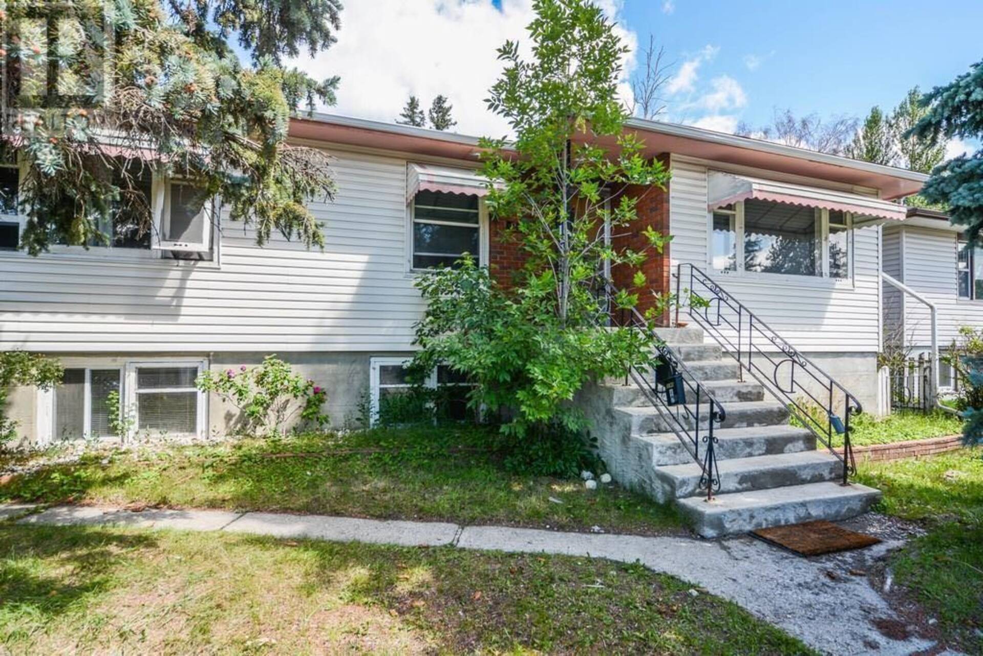 2204 24 Avenue NW Calgary