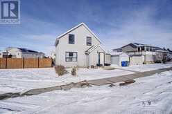 320 55 Avenue W Claresholm