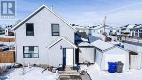 320 55 Avenue W Claresholm