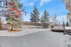 206 Woodbriar Circle SW Calgary