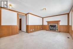 206 Woodbriar Circle SW Calgary