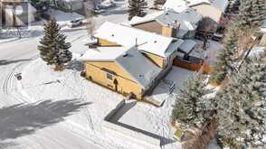 206 Woodbriar Circle SW Calgary