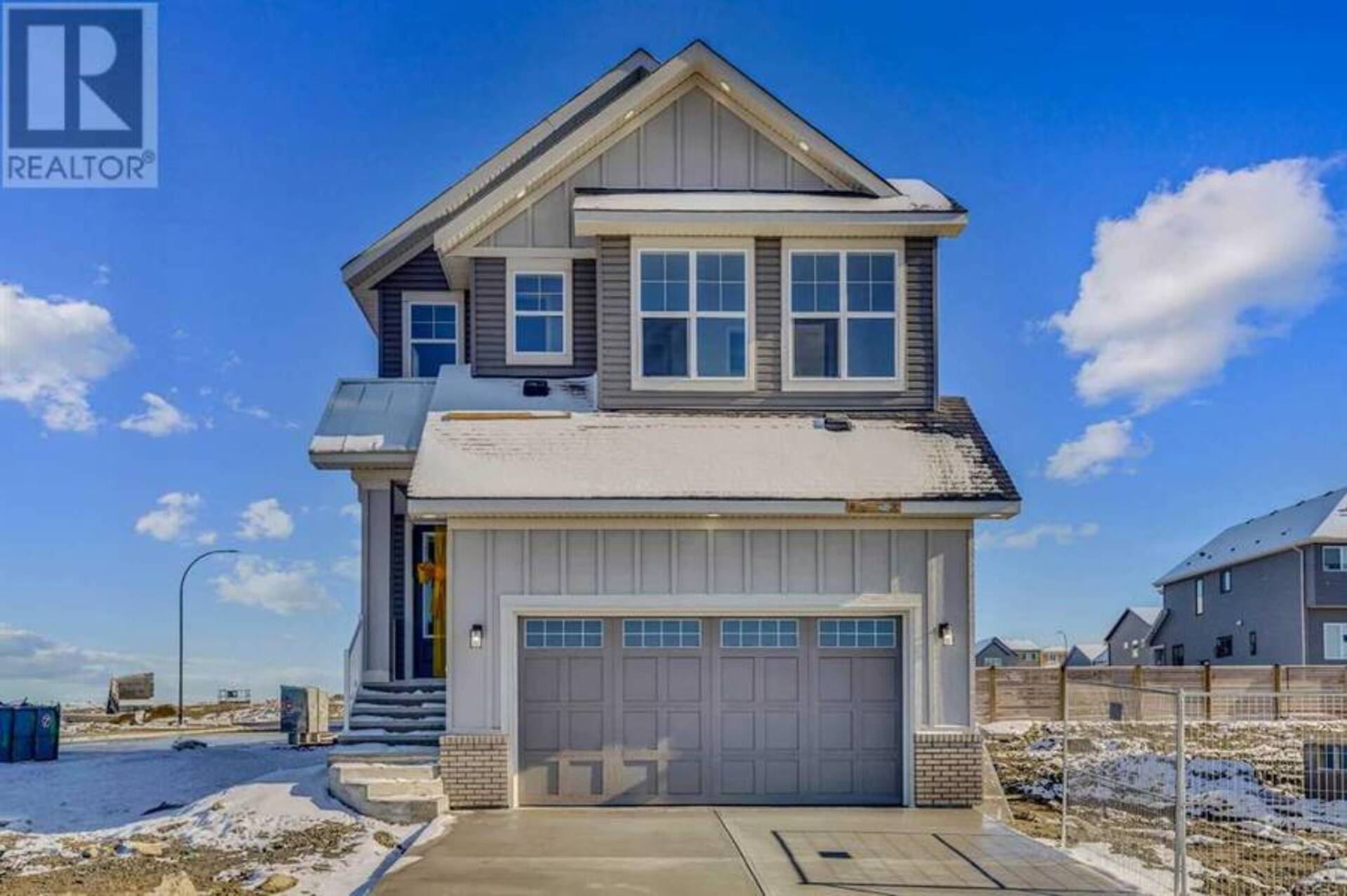 534 LUCAS Way NW Calgary