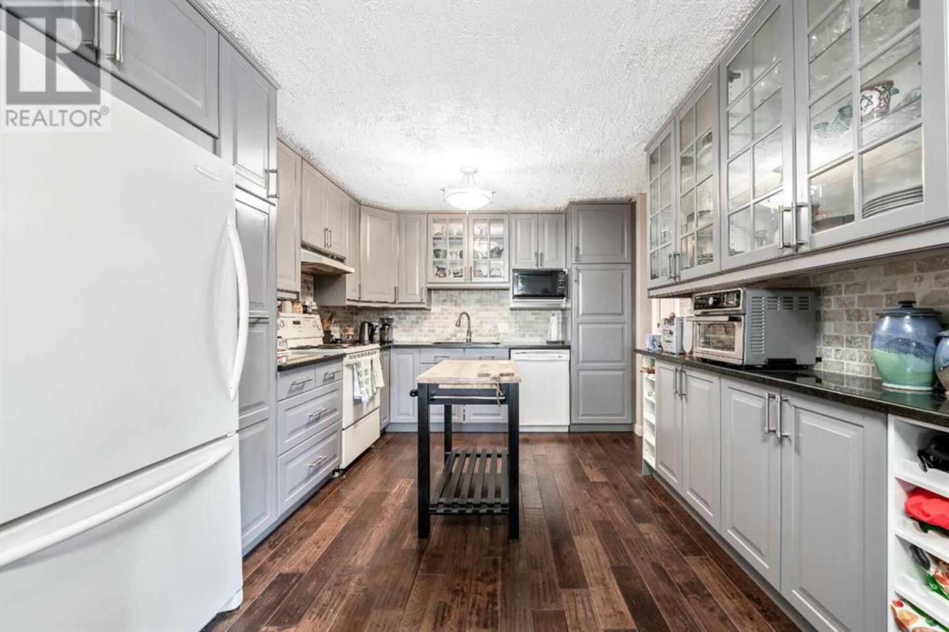 10, 310 Brookmere Road SW Calgary