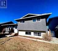 806 9 Avenue SE High River