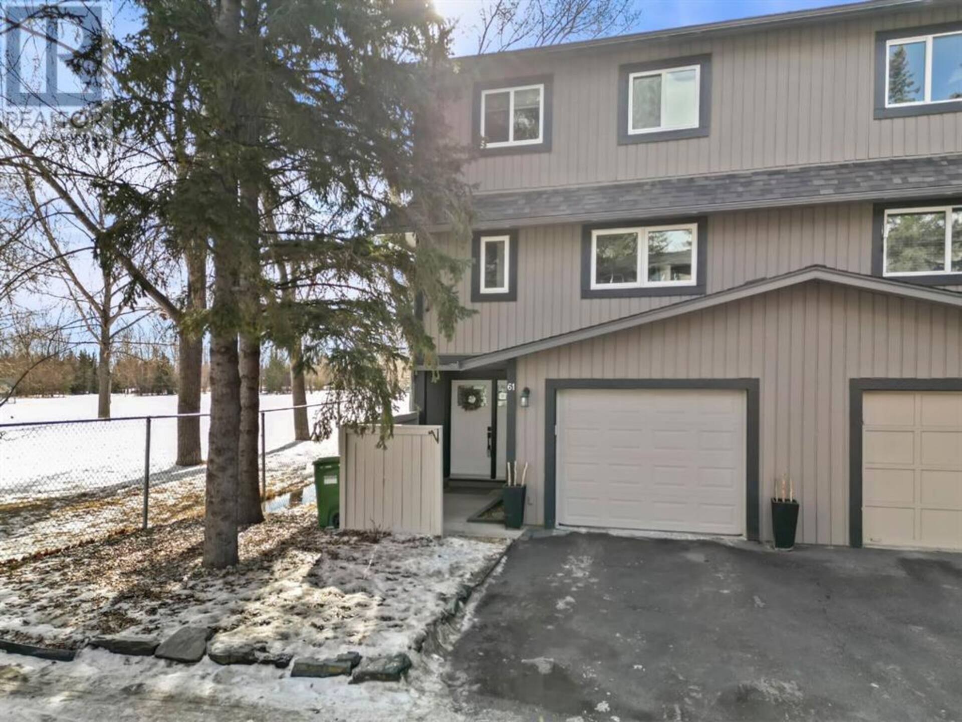 61, 27 Silver Springs Drive NW Calgary