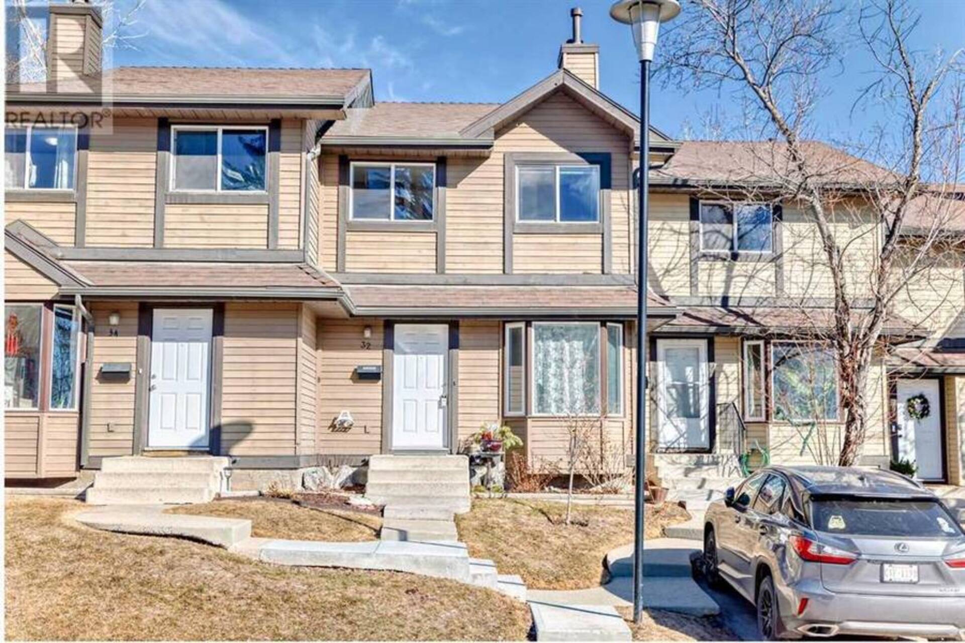 32 Range Gardens NW Calgary