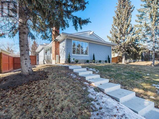 211 Silver Mead Crescent NW Calgary