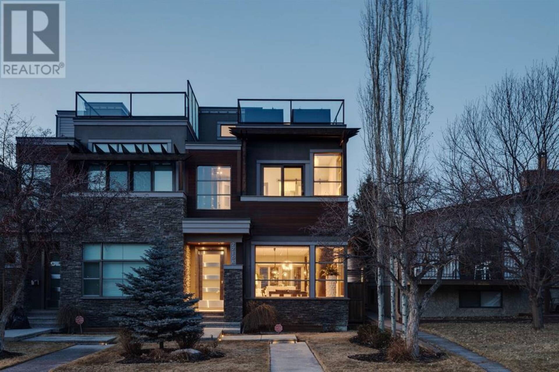 2216A 3 Avenue NW Calgary