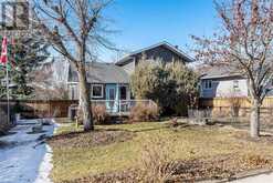 604 Meadowbrook Bay SE Airdrie