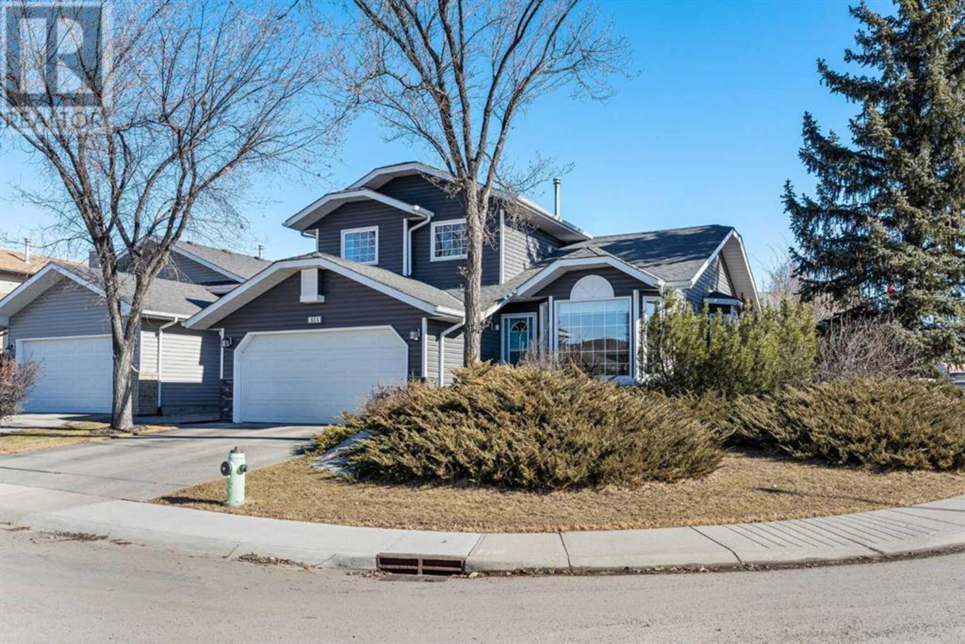 604 Meadowbrook Bay SE Airdrie