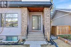 2033 45 Avenue SW Calgary