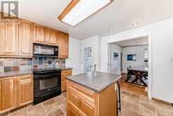 152 Hendon Drive NW Calgary