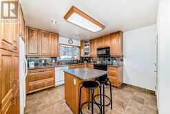 152 Hendon Drive NW Calgary