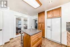 152 Hendon Drive NW Calgary