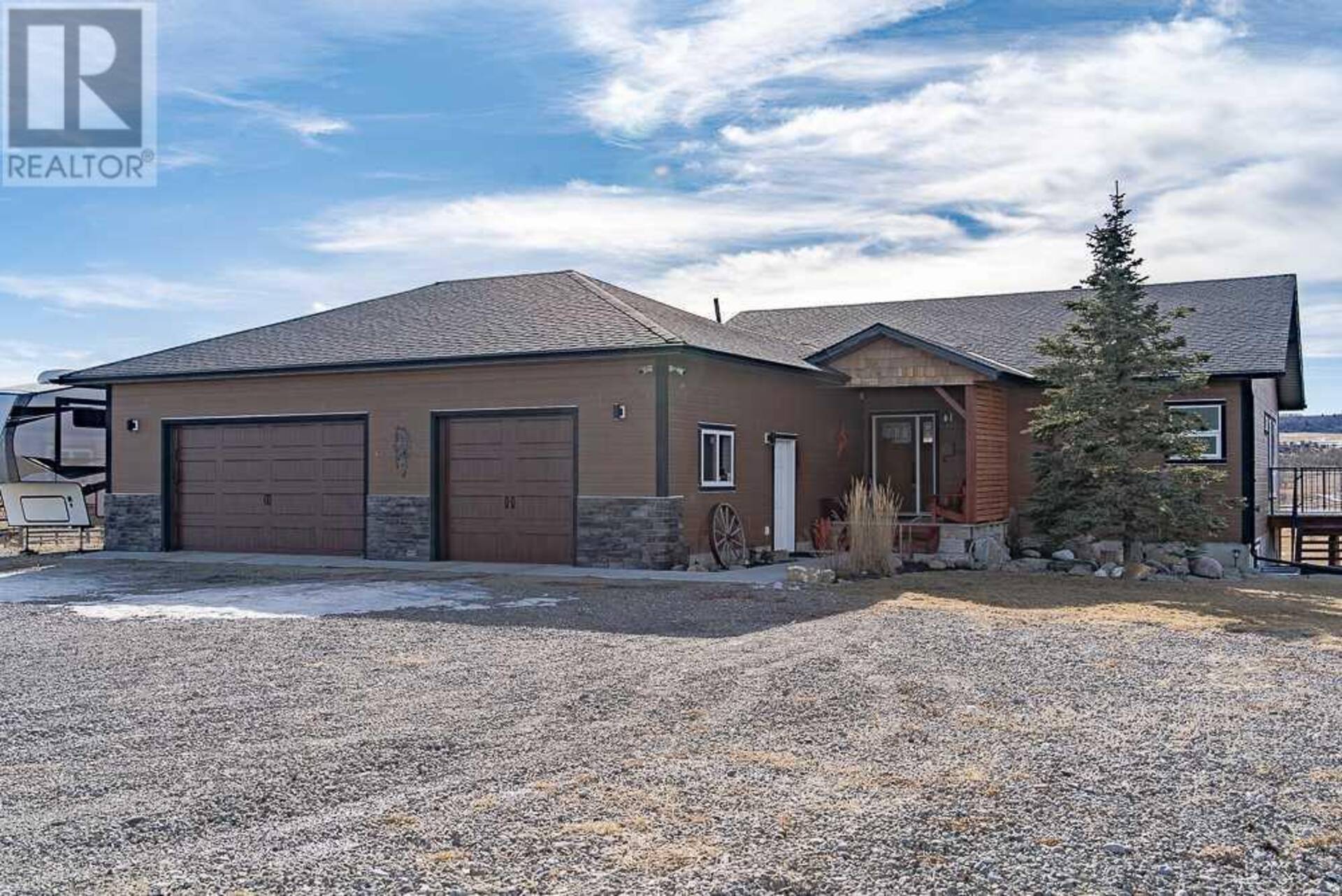 128113 530 Avenue W Rural Foothills