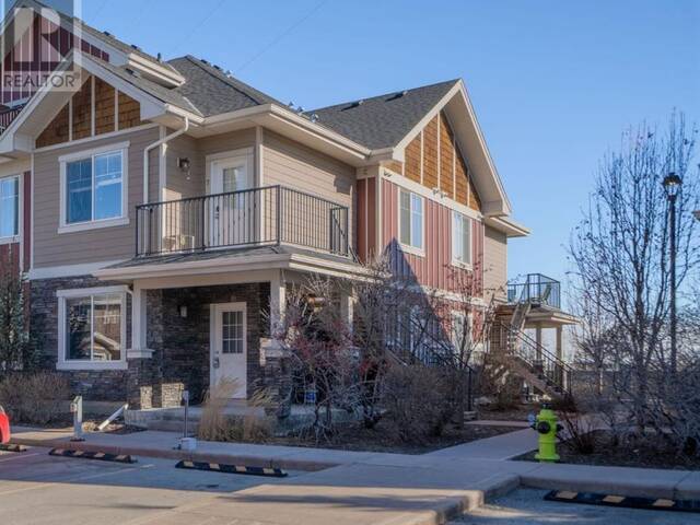 8, 43 West Coach Manor SW Calgary Alberta