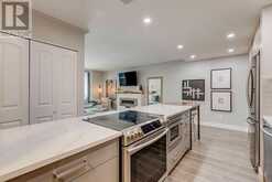 714, 738 3 Avenue SW Calgary