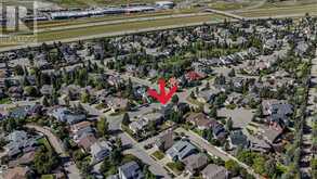 194 Woodbriar Circle SW Calgary