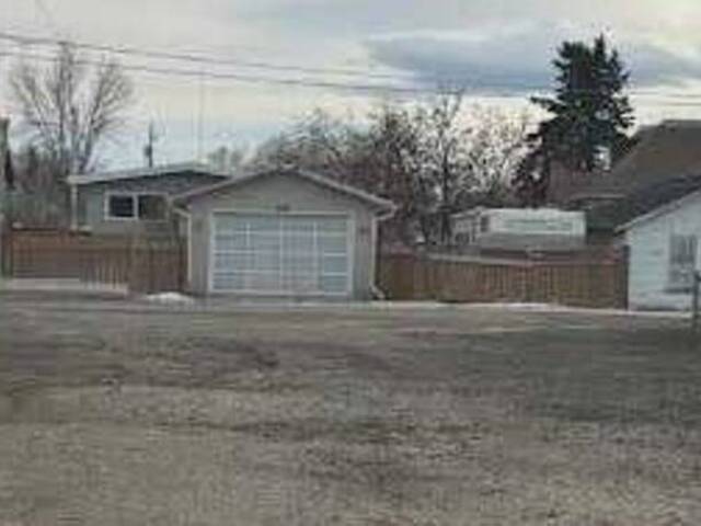 325 50A Avenue Claresholm Alberta