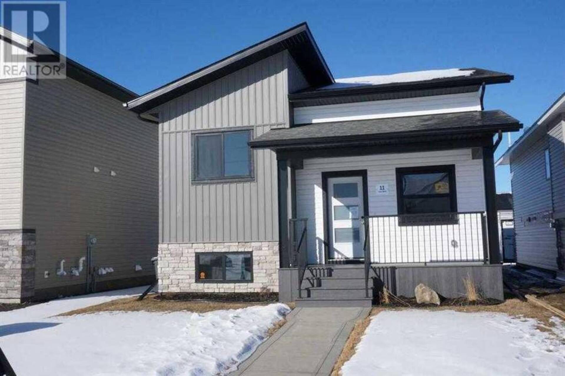 11 Ian Way Sylvan Lake