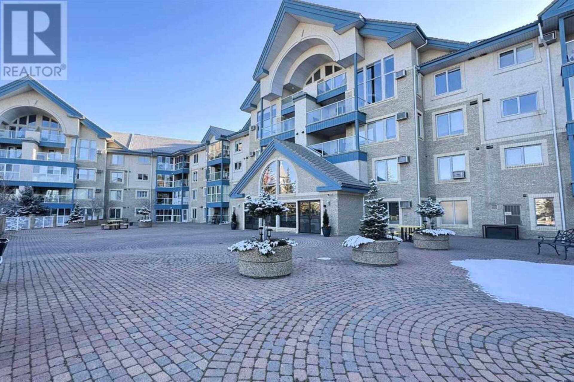 211, 7239 Sierra Morena Boulevard SW Calgary