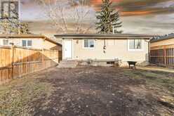 3239 dovercliffe Road SE Calgary