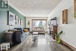 2, 2121 26 Avenue SW Calgary