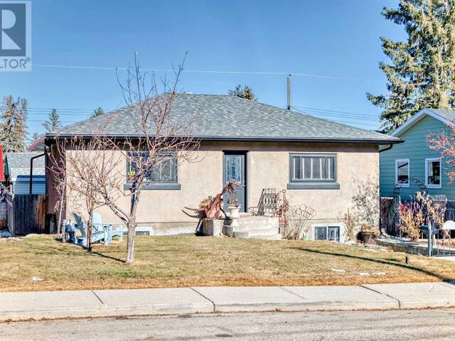 8836 33 Avenue NW Calgary