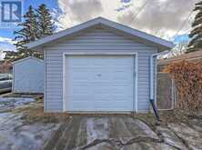 120 7 Avenue SE High River