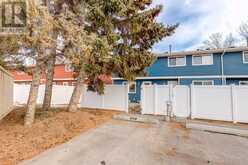 557 Queenston Gardens SE Calgary