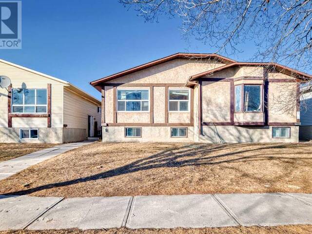 3744 44 Avenue NE Calgary