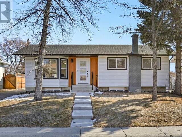 392 Cantrell Drive SW Calgary