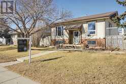 1852 Meadowbrook Drive SE Airdrie