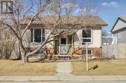 1852 Meadowbrook Drive SE Airdrie