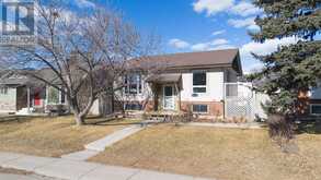 1852 Meadowbrook Drive SE Airdrie