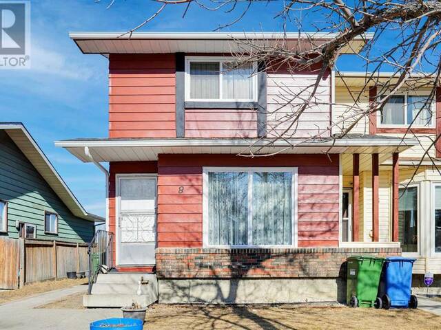 8 Berkley Close NW Calgary