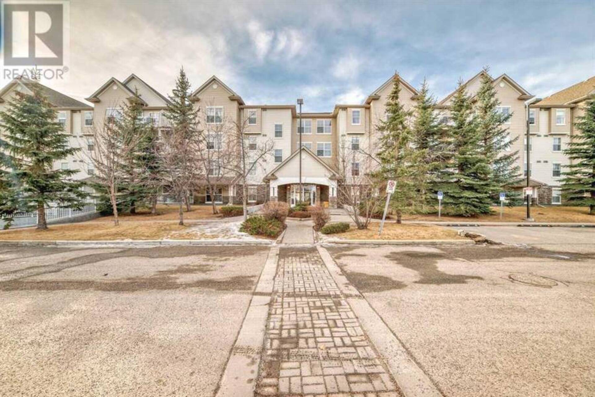 315, 2000 Applevillage Court SE Calgary