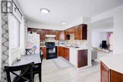 99, 2300 Oakmoor Drive SW Calgary