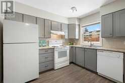 52, 330 Canterbury Drive SW Calgary