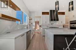 4635 22 Avenue NW Calgary