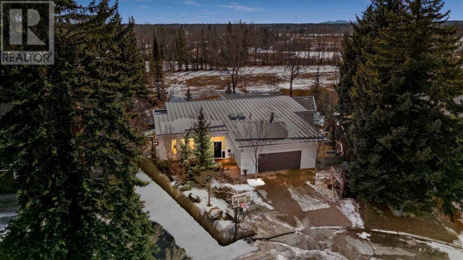 2517 Laurier Court SW Calgary