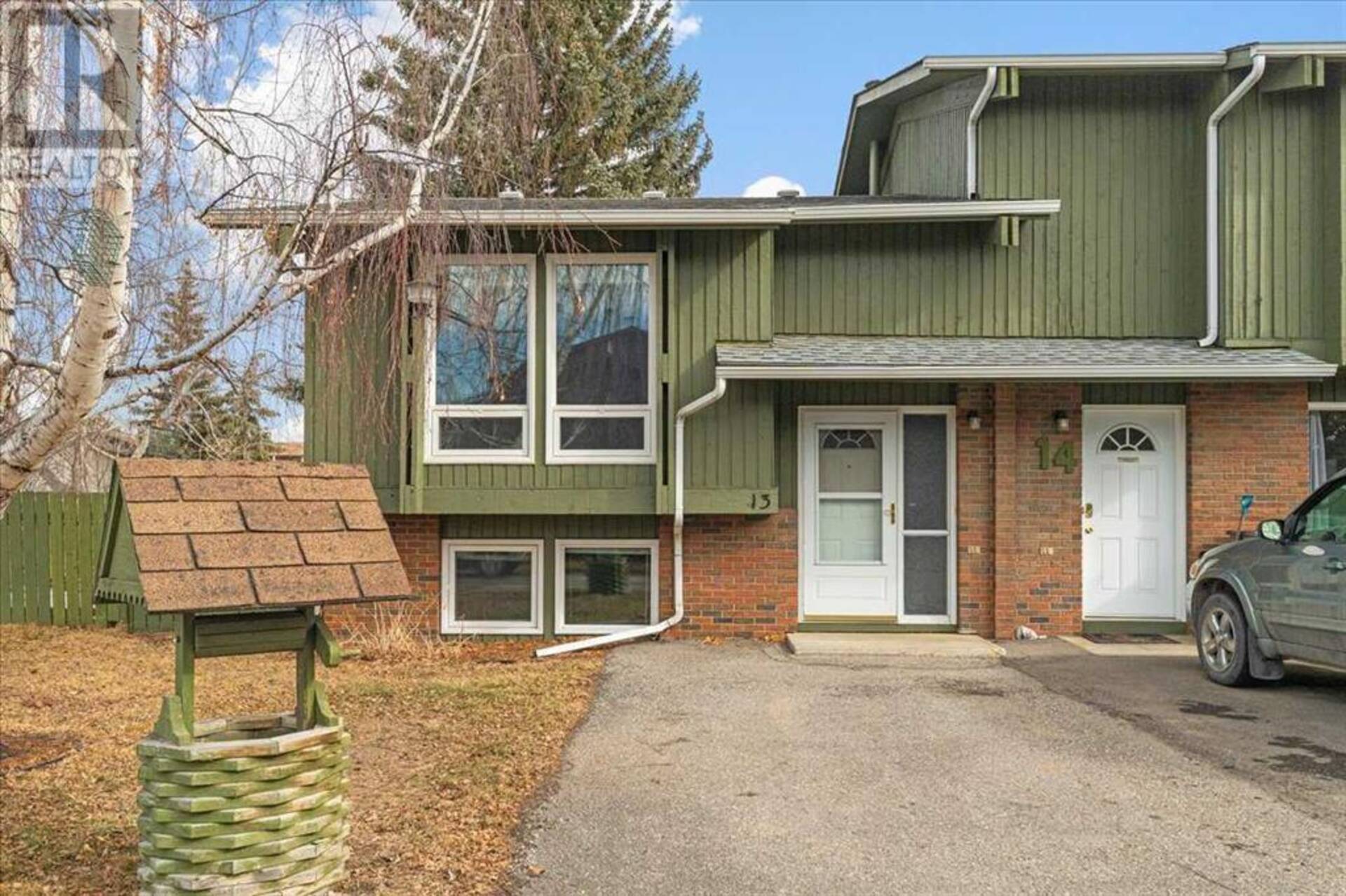 13 Pekisko Road SW High River