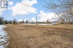 13 Pekisko Road SW High River