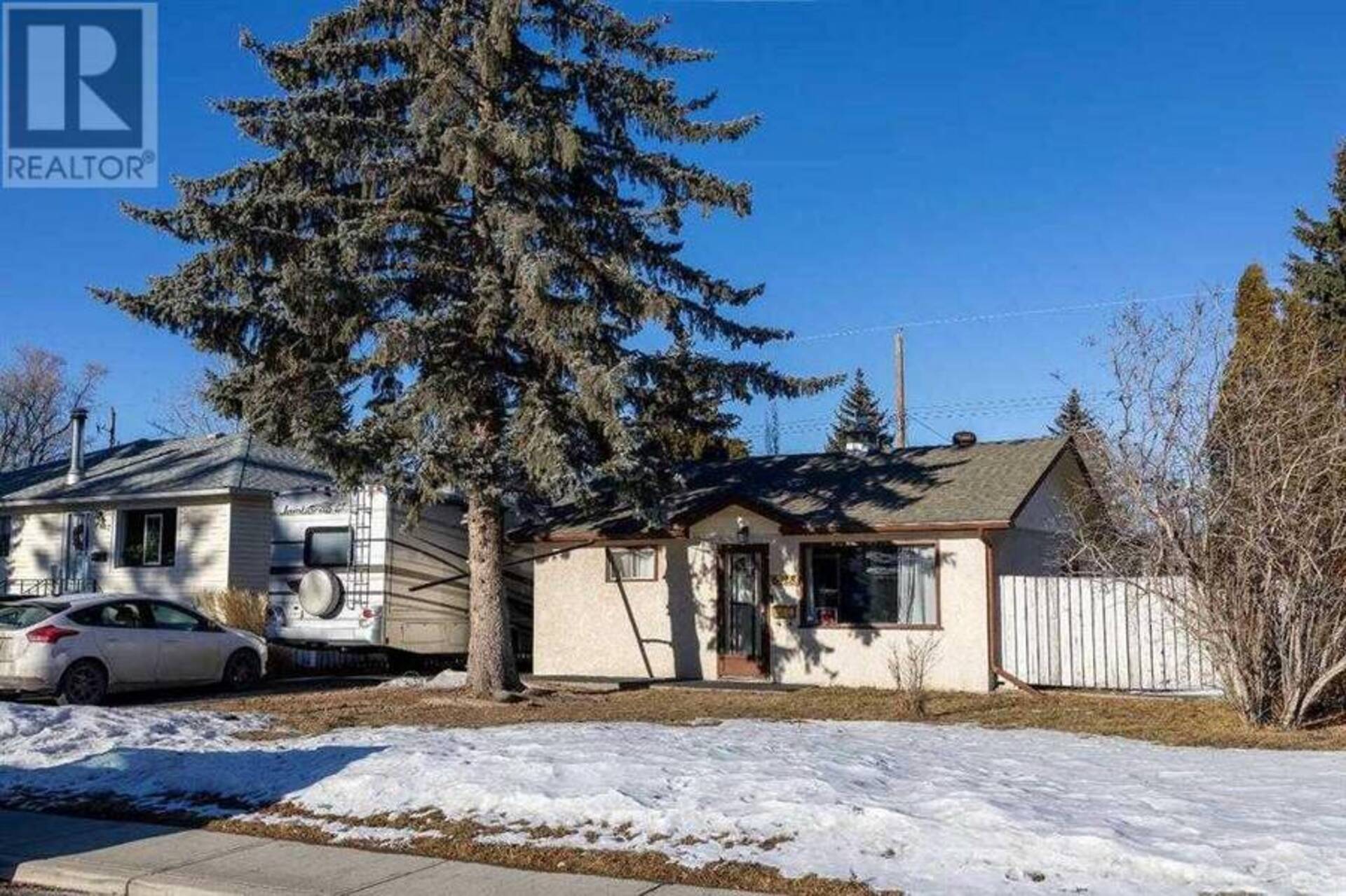 6428 33 Avenue NW Calgary