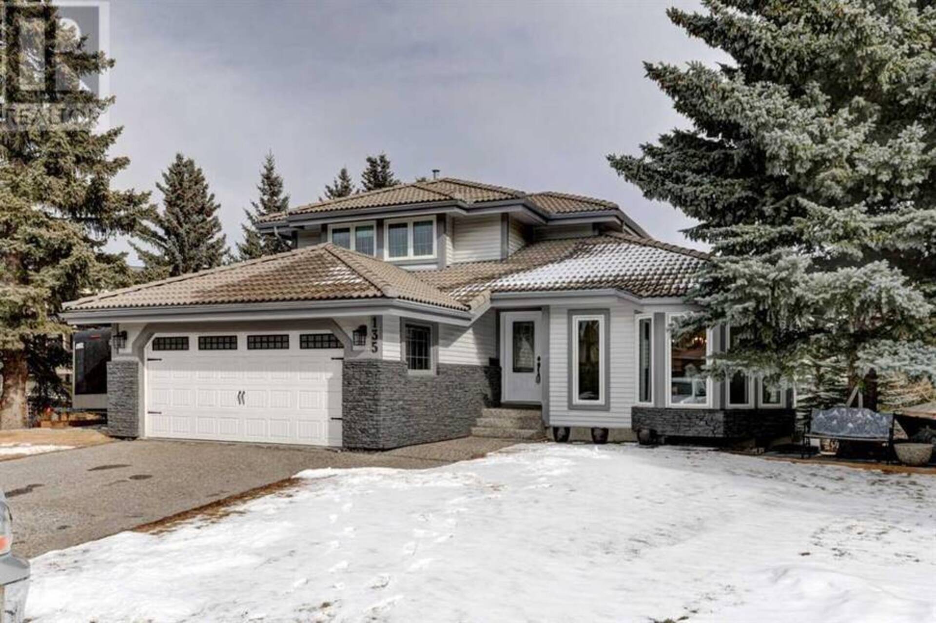 135 Hawkview Manor Place NW Calgary